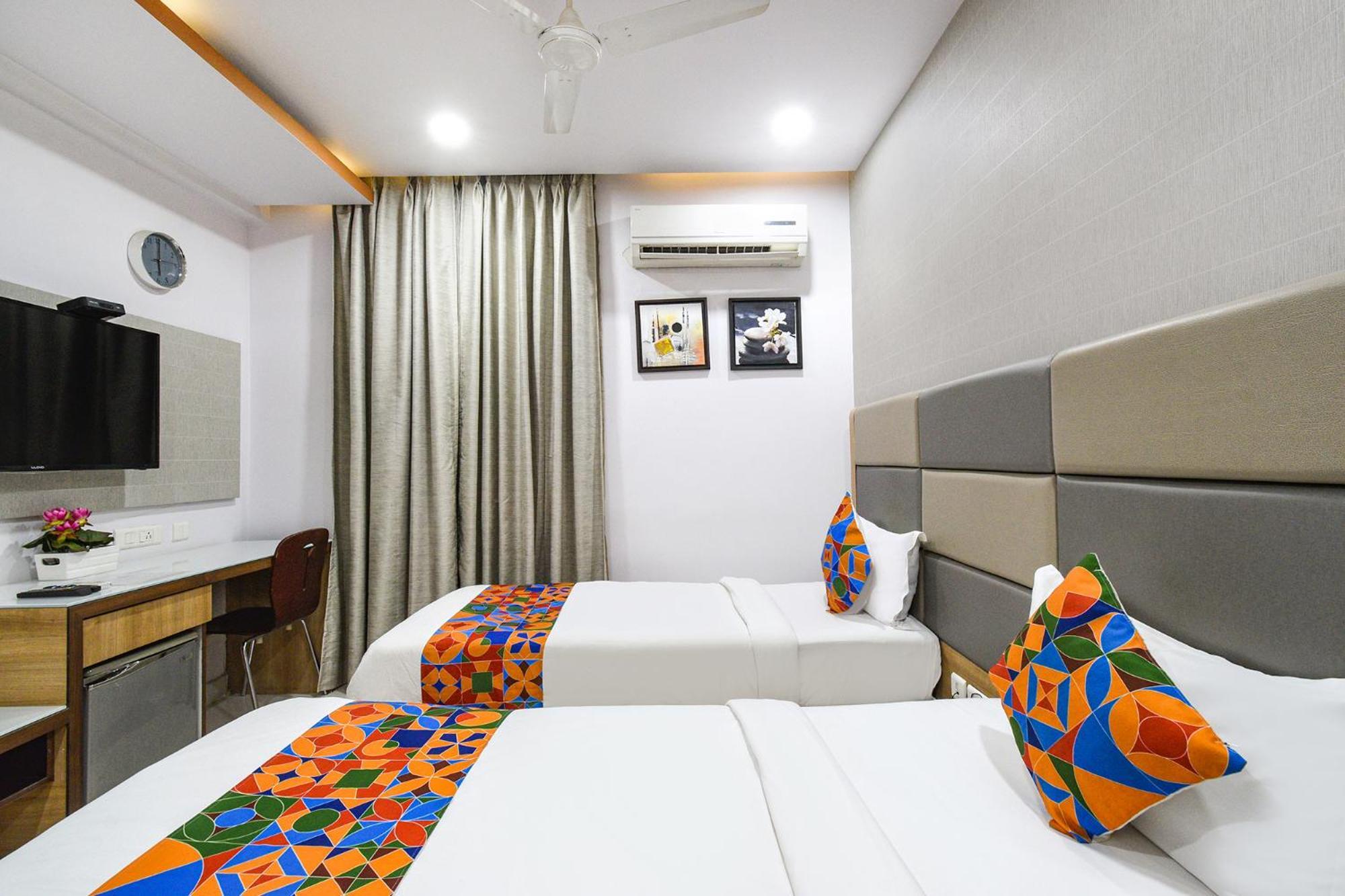 Fabhotel Aditya Homes - Nr Isb, Gachibowli Хайдарабад Экстерьер фото