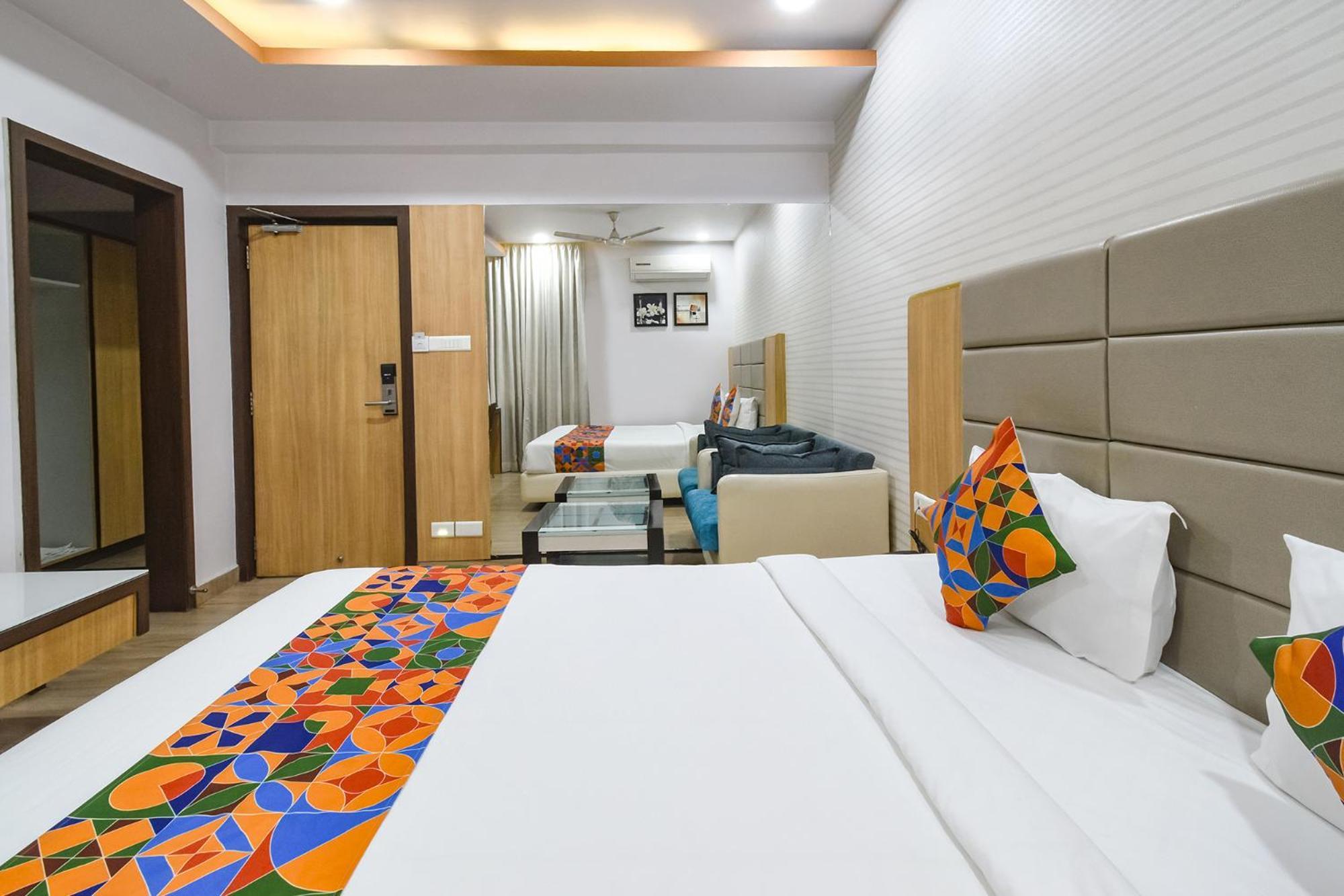 Fabhotel Aditya Homes - Nr Isb, Gachibowli Хайдарабад Экстерьер фото