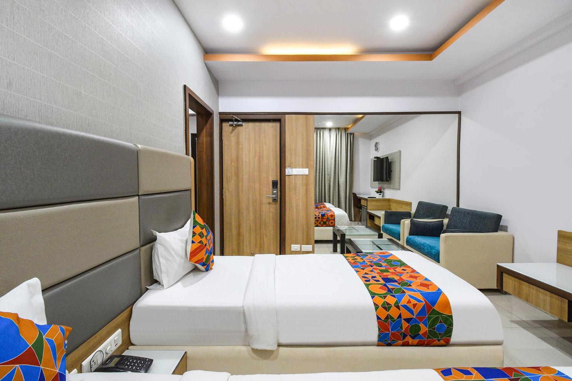 Fabhotel Aditya Homes - Nr Isb, Gachibowli Хайдарабад Экстерьер фото